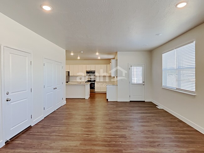 Photo - 1232 Peterson Ln