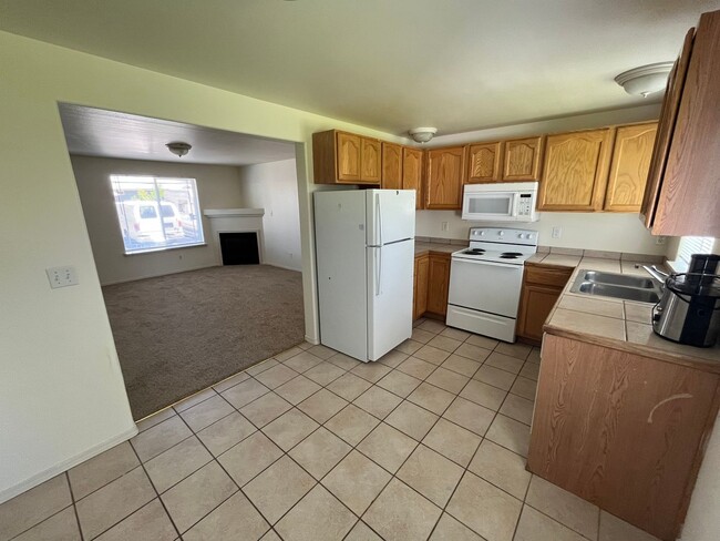 Photo - Conveniently Located 2 Bed/1.5 Bath Townhome in SW Redmond Unit 1726