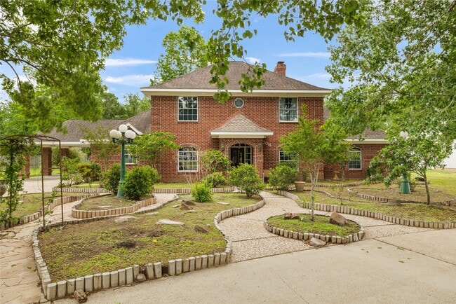 Building Photo - 106 River Oaks Dr