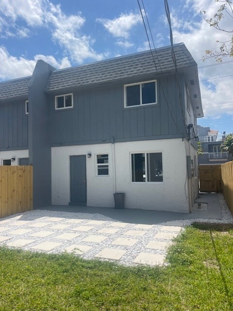 Building Photo - 622 SW 7th Ave Unit 622