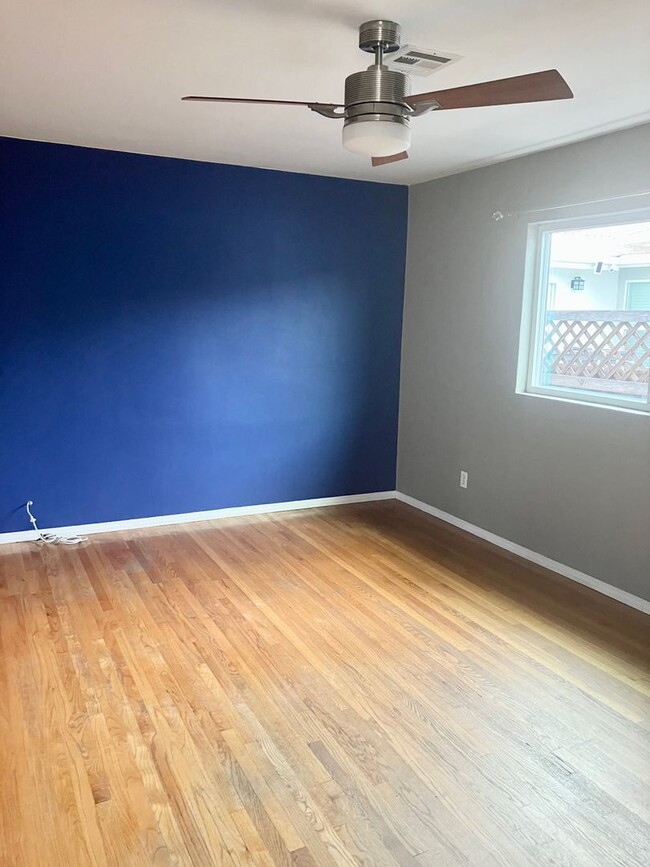 Photo - Stylish 3 Bedroom in College Area