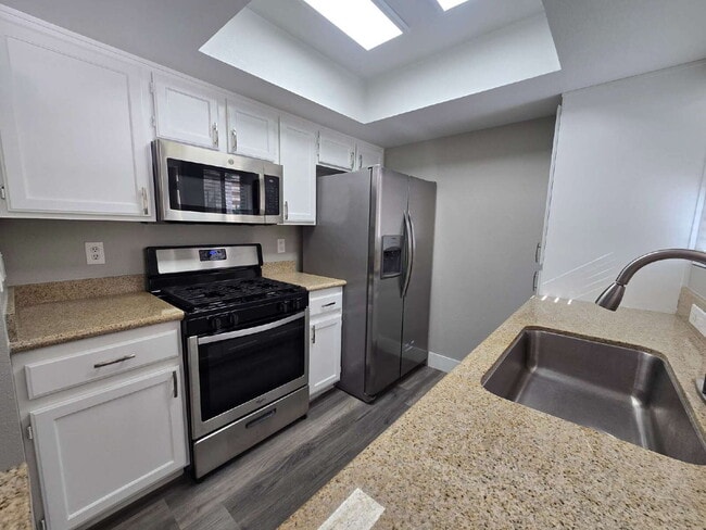 Photo - 7100 W Pirates Cove Rd Unidad 1042