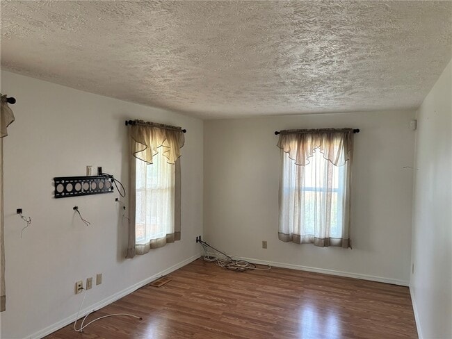 Photo - 2096 Norton St