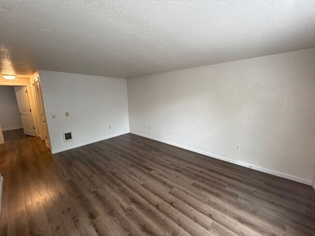 903 Bryan Ct
