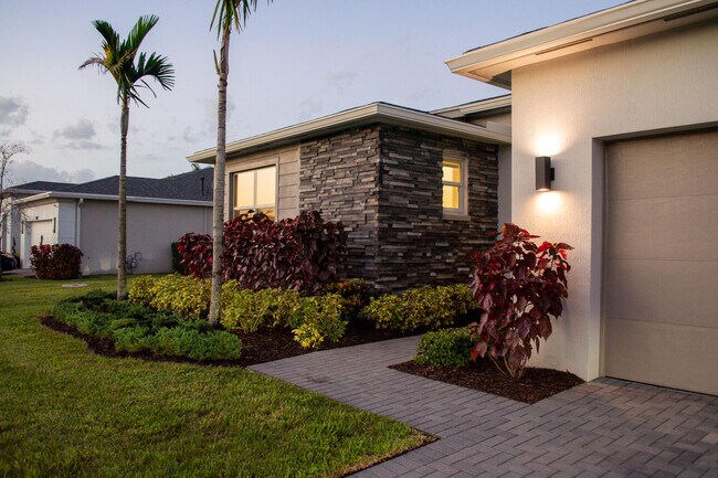Photo - 11805 SW Lyra Dr.