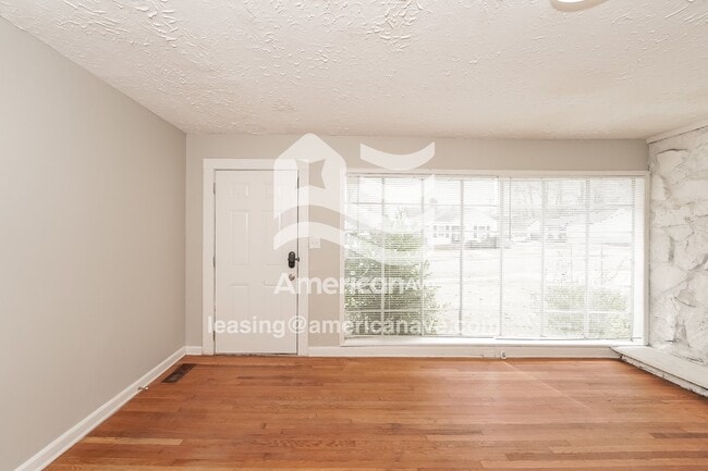 Photo - 1528 5th Ave W