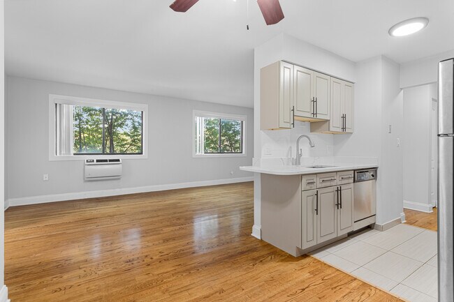 Photo - 7545 N Winchester Ave Unit 303