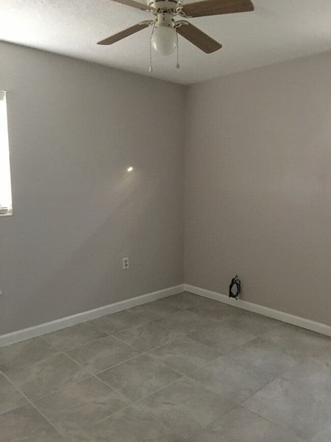 Photo - 2539 Stratford Dr