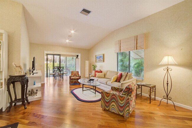 Photo - 5051 Pine Dr