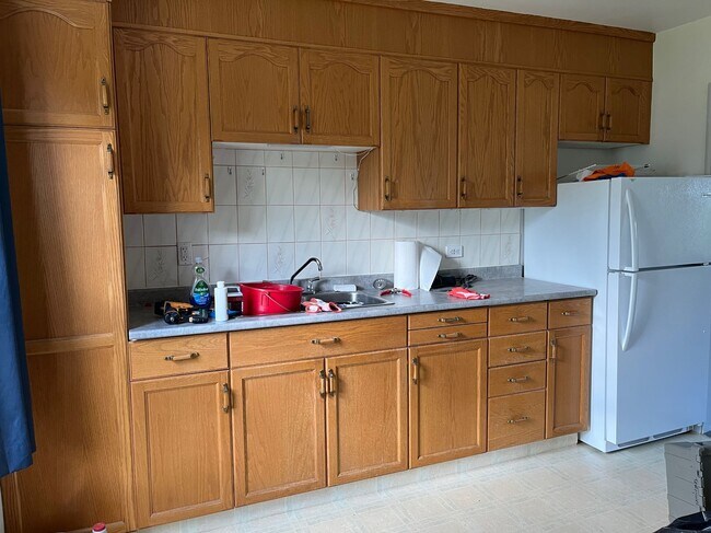 Photo - 2 Bed 1 Bath Unit in Red Deer, AB Unit 4117