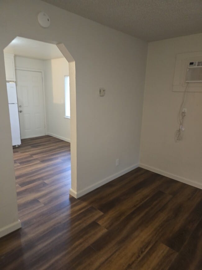 Photo - 904 Middlecoff Ave