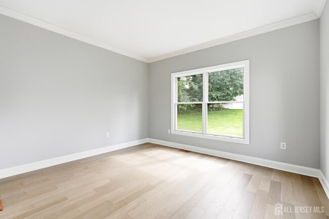 33 Melbloum Ln