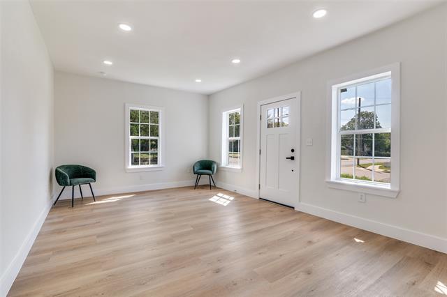 Photo - 718 Grandview Ave