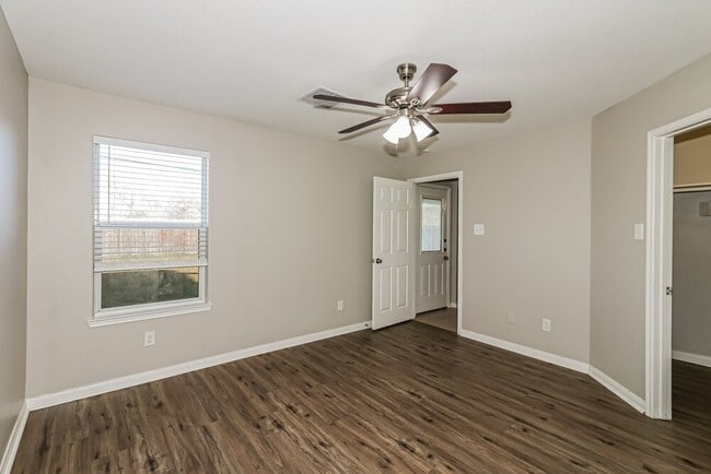 Photo - 2131 Golden Topaz Dr