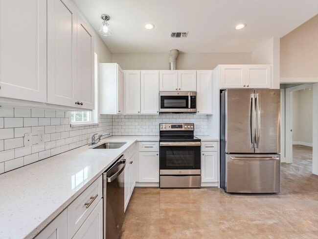 Photo - 500 Harmon Hills Cove