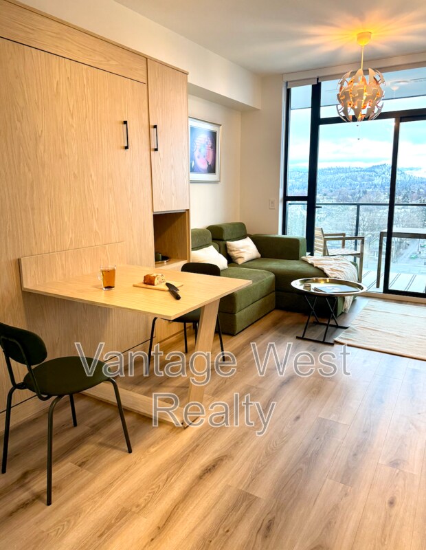 Photo - 1488-1488 Bertram St