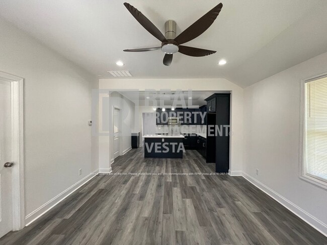 Photo - 2349 Berthadale Ave