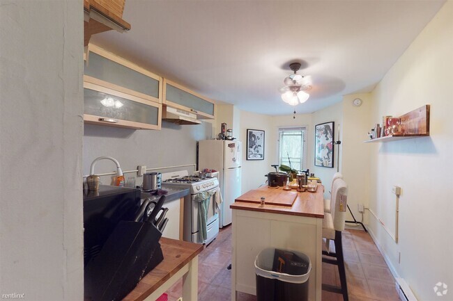 Building Photo - 1 br, 1 bath Triplex - 1707 N Gratz ST Unit B Rental