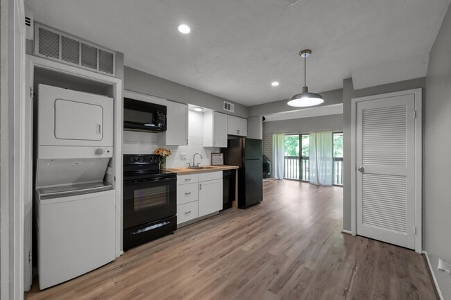 Photo - 12900 Walden Rd Unit 1010-J