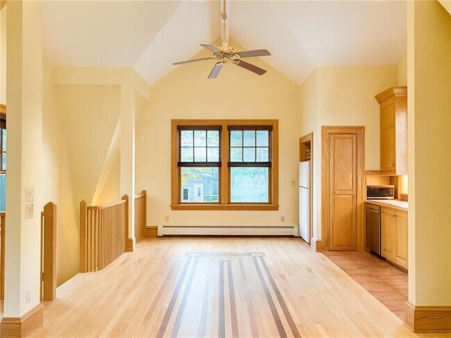 Photo - 14 Chestnut St