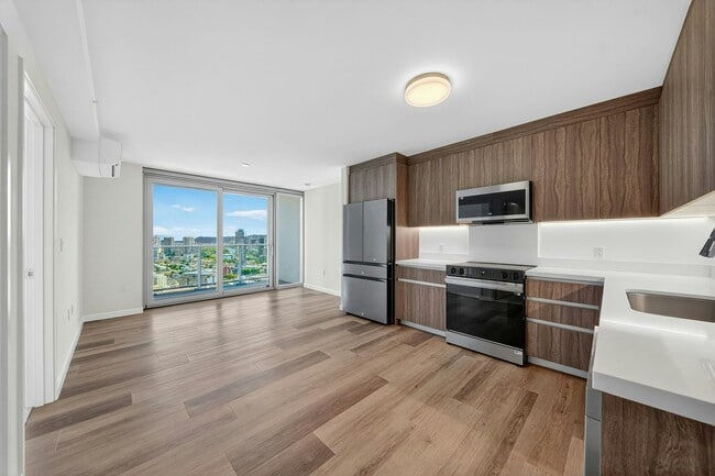 Building Photo - 1500 Rycroft St Unit 2403