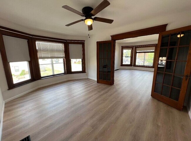 Photo - 821 N Oneida St Unit Upper