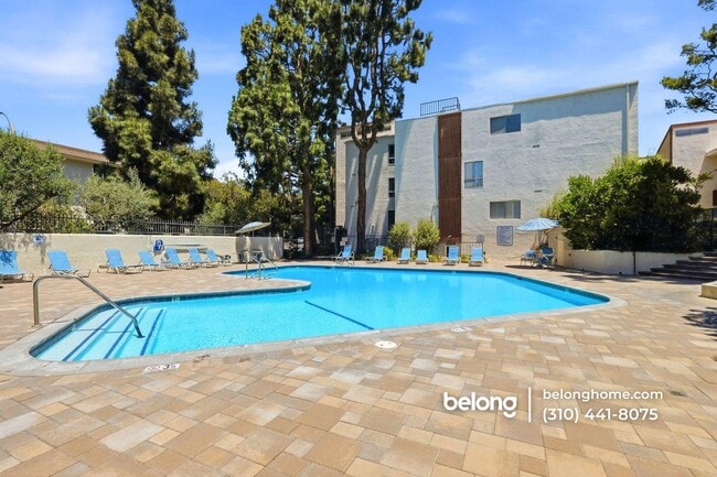 Building Photo - 5950 Canterbury Dr