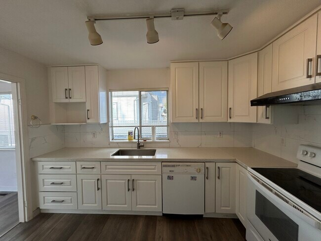 Photo - 7040 Williams Rd