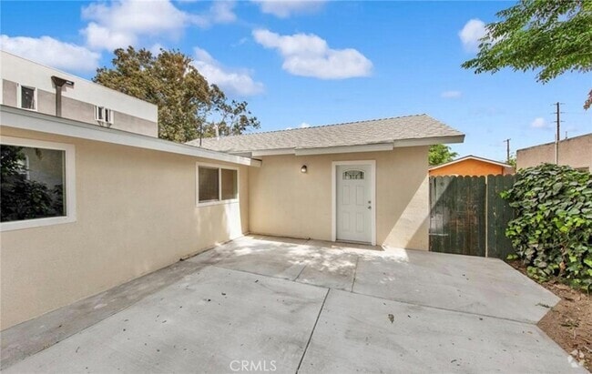 Building Photo - 11315 Miranda St Unit 11315 Rental