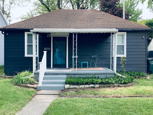 Photo - 1312 E Harry Ave