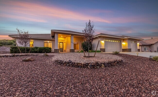 Building Photo - Pinion Oaks 4 Bedroom Home