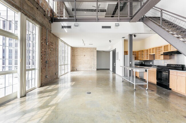 1122 Jackson St