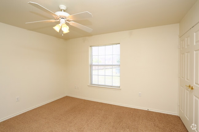 1BR,1BA - 829SF - Bedroom