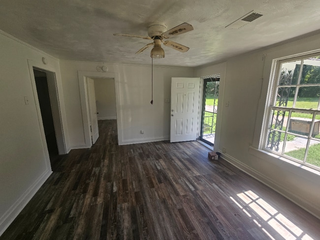 Photo - 836 S Tipton St