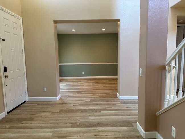 3 Bedroom 2.5 Bath Home in Moreno Valley CA With Massive Backyard and Bonus Studio / Room in Gara...