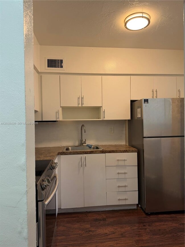 Photo - 1667 NE Miami Gardens Dr Unit 145