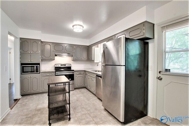 Building Photo - 5630 Woodridge St SW Rental