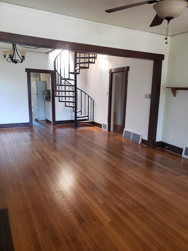 Photo - 371 Corona St