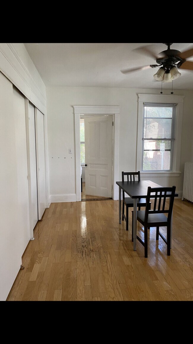 244 Bowen St