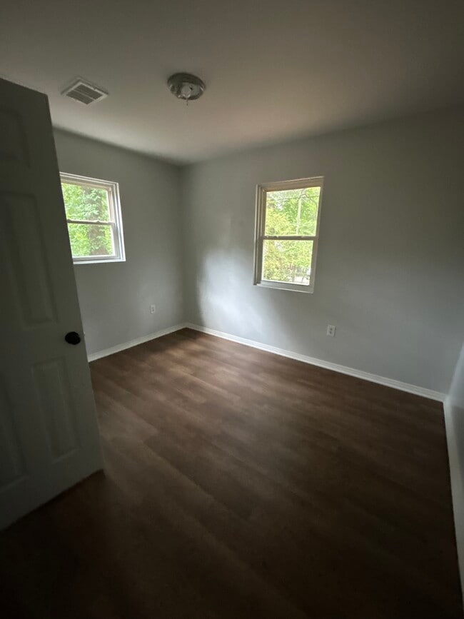 Photo - 1566 Harper St