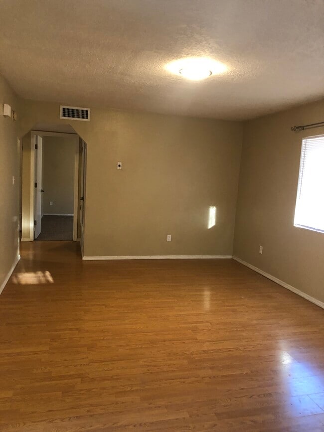 Photo - 337 Gorman Ave