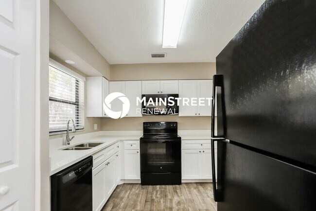 Photo - 3 Bedroom Pet-Friendly Home in St Petersburg, FL with Main Street Renewal