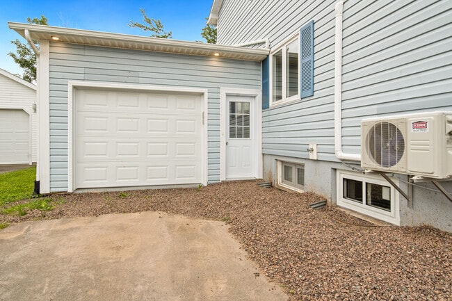 Photo - 198 Hennessey Rd