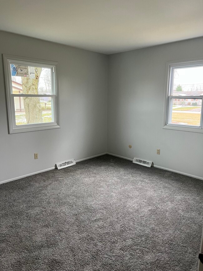 Photo - 369 Dehoff Dr