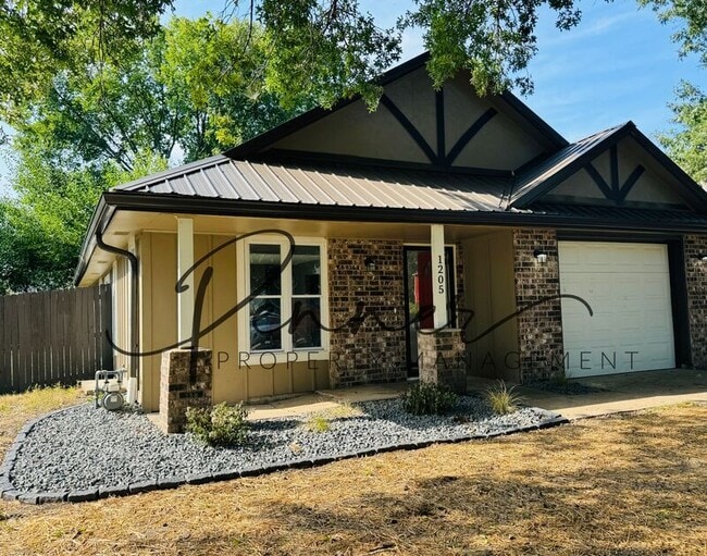 Building Photo - 1205 E R D Mize Rd