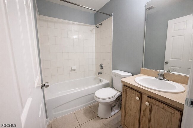 Photo - 609-611 Hawthorne Ave S