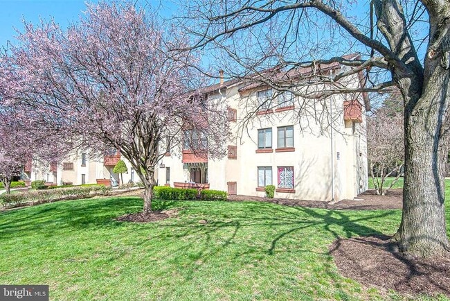 Building Photo - 9639 White Acre Rd Unit C-1