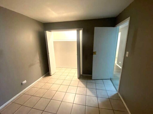 Photo - 4056 Bonhill Dr Unit 2C