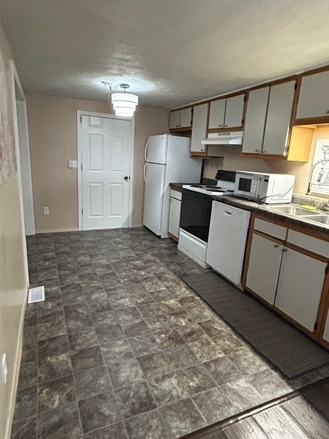 Photo - 143 S Wesley St