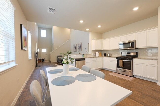 Photo - 14008 Levy Ln